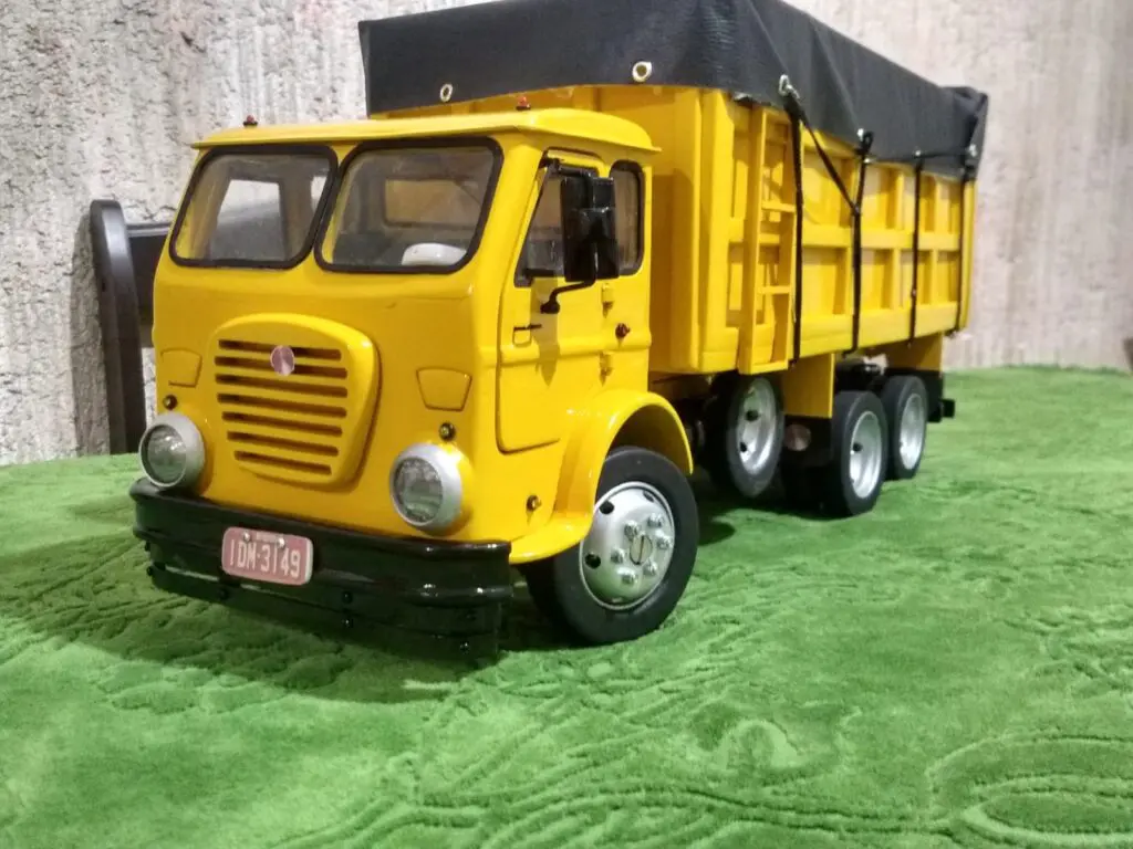 Alegretense cria um caminhão de brinquedo e faz sucesso com réplica de uma  Scania - Alegrete Tudo