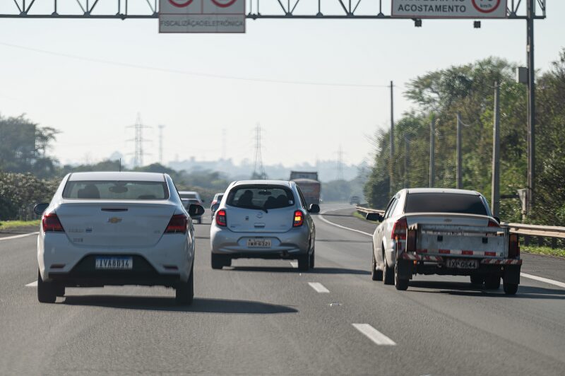 trânsito rodovias celular uso ao dirigir e movimento – agoranovale-lajeado (3)