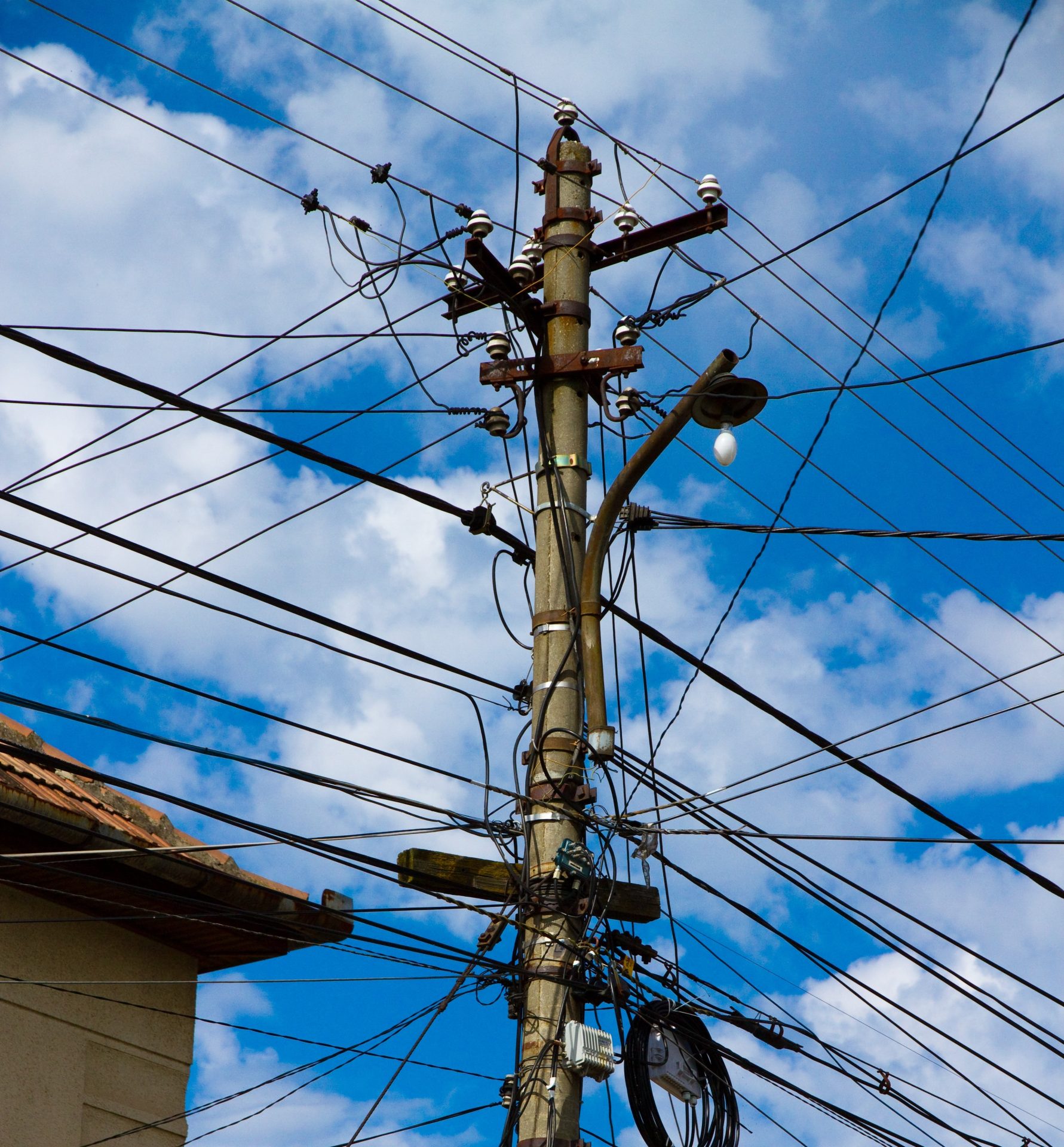 postes fios – freepik