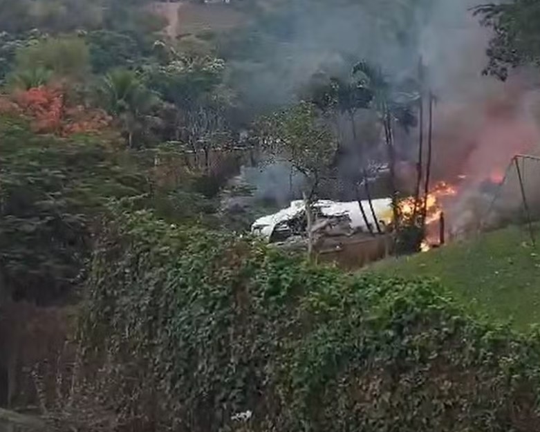 queda avião SP