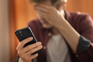 golpe telefone usuário – freepik