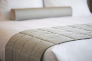 colchão cama roupa de cama FreePik