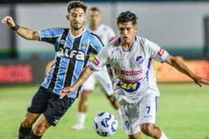 sao-raimundo-rr-e-gremio-se-enfrentaram-pela-primeira-fase-da-copa-do-brasil-1740010015777_v2_450x450