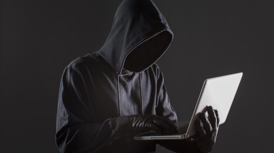 fraude hacker golpe estelionatário – FreePik