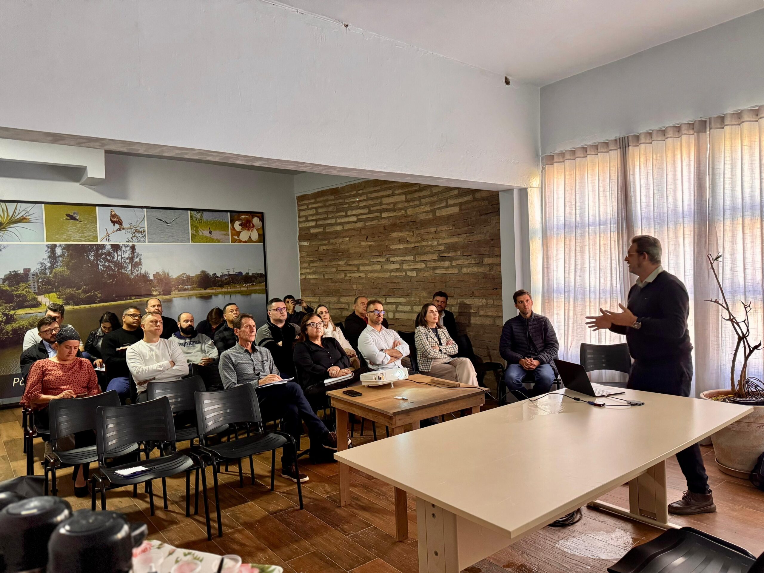 Apresentação de estudo com propostas para novo serviço de coleta de resíduos sólidos – Laura Mallmann 2