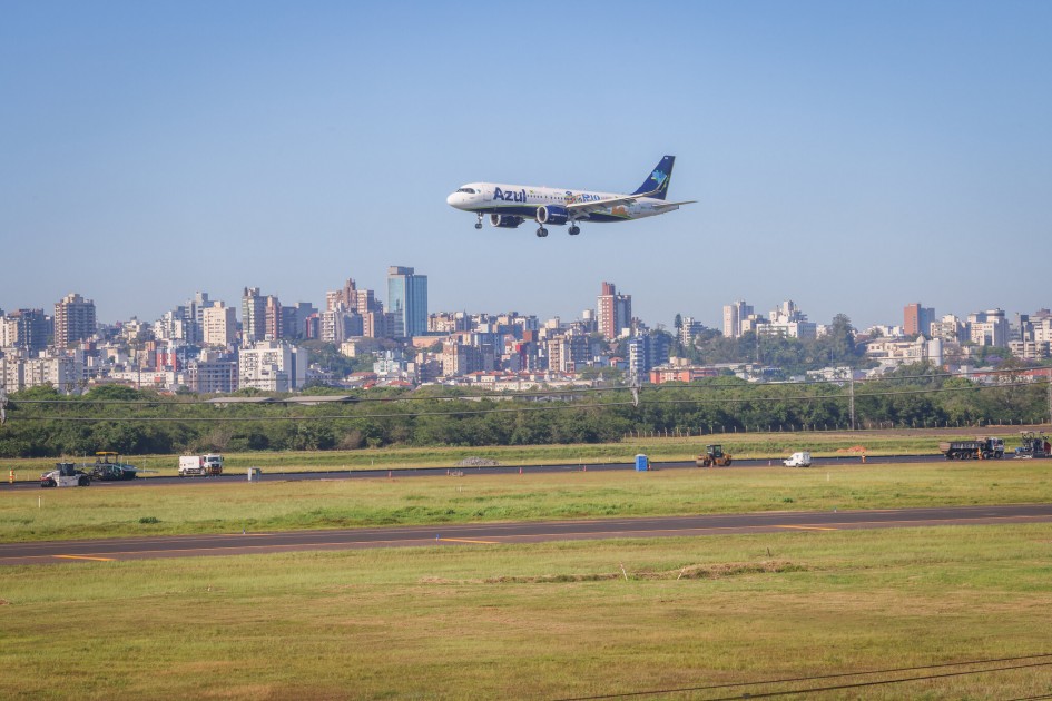 salgado filho avião voo agora no vale