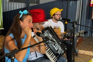 apresentação cultural músicos