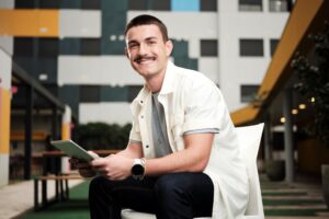 1) Serão concedidas 19 bolsas de estudo em diferentes cursos de graduação – Crédito – Gian Michailoff