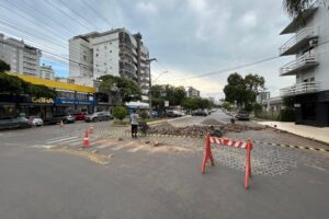 Av. Acvat – início de obras de reforma no calçamento – Lajeado