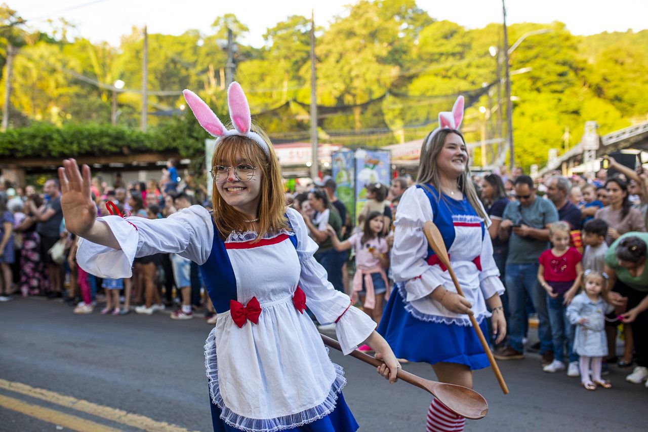 desfile pascoa colinas