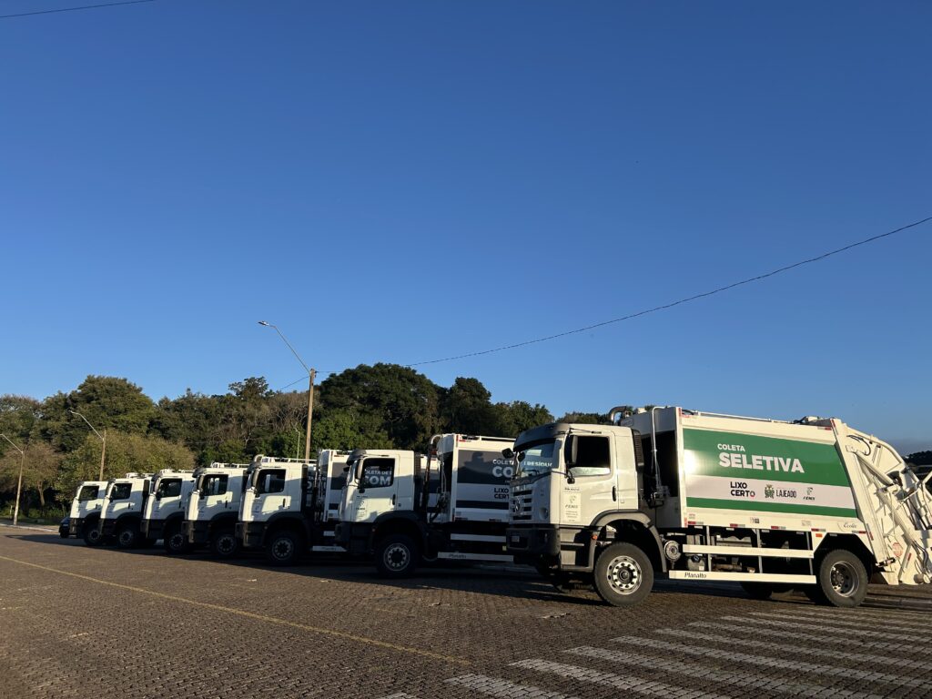Novos caminhões coleta seletiva Lixo Lajeado