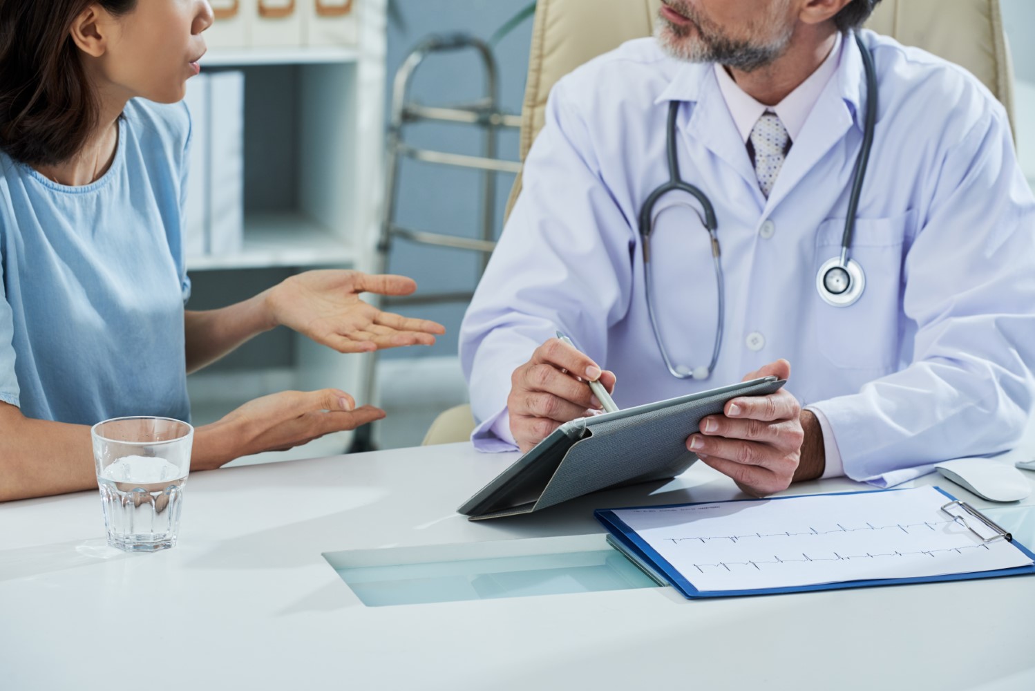 Explaining diagnosis
