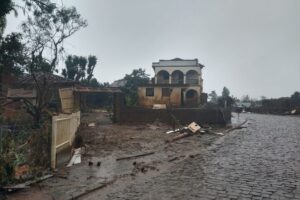 3) Parte da comunidade retratada após as cheias recentes que afetaram a cidade de Estrela – Crédito – Jandiro Koch
