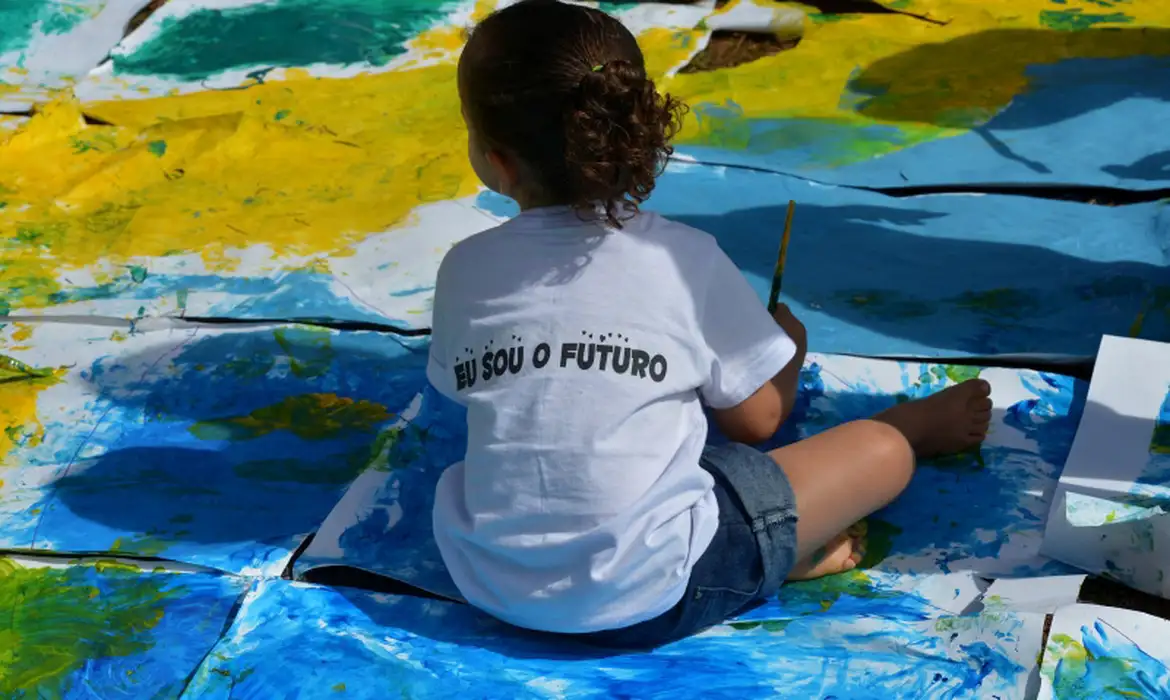 Agora no vale futuro criança abusosa