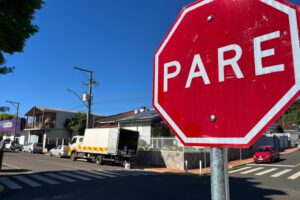 pare sinalização placas Cruzeiro do Sul