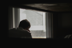 1) Ilustrativa para depressão – Crédito – Andrik Lagndfield – Unsplash