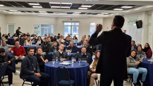 467183_1208533_maranata_defendeu_uma_visAGBPo_empreendedora_para_o_governar_web_