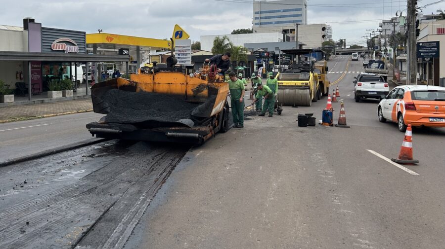 Recapeamento canteiro central Av. Senador Alberto Pasqualini