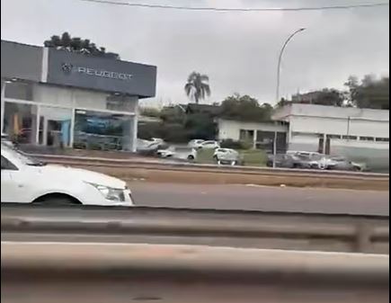 carro contramão