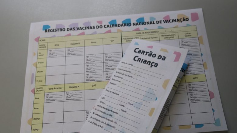 cartão de vacinas crianças