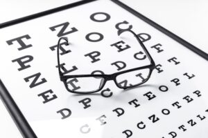 teste visão oculista óculos FreePik