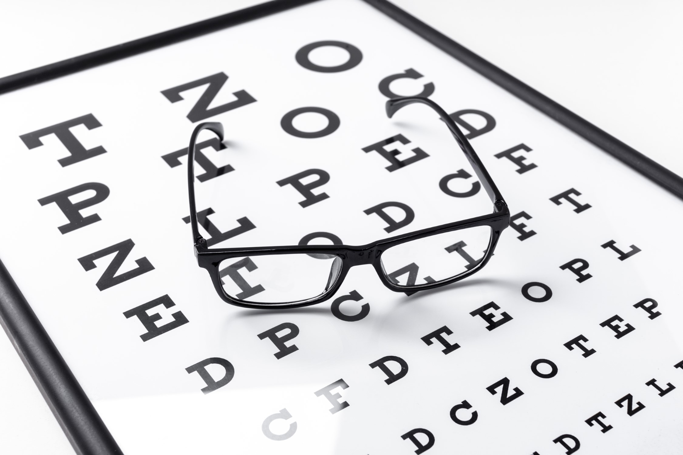 teste visão oculista óculos FreePik