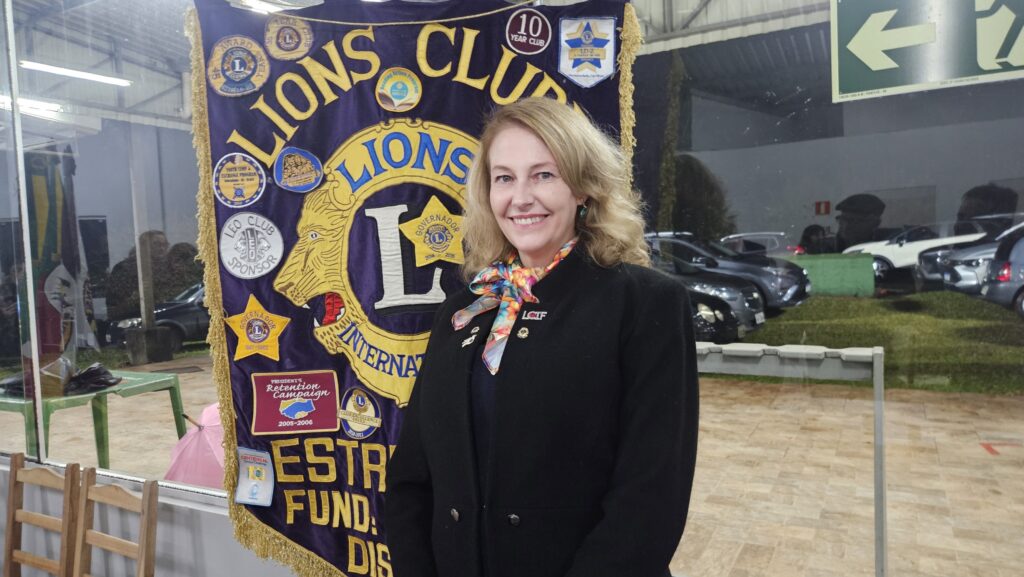 Posse Lions 1 – Nova presidente do Lions Clube de Estrela, Sabrina Bruxel Sulzbach