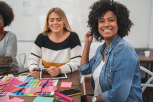 mulheres curso aprendizado FreePik